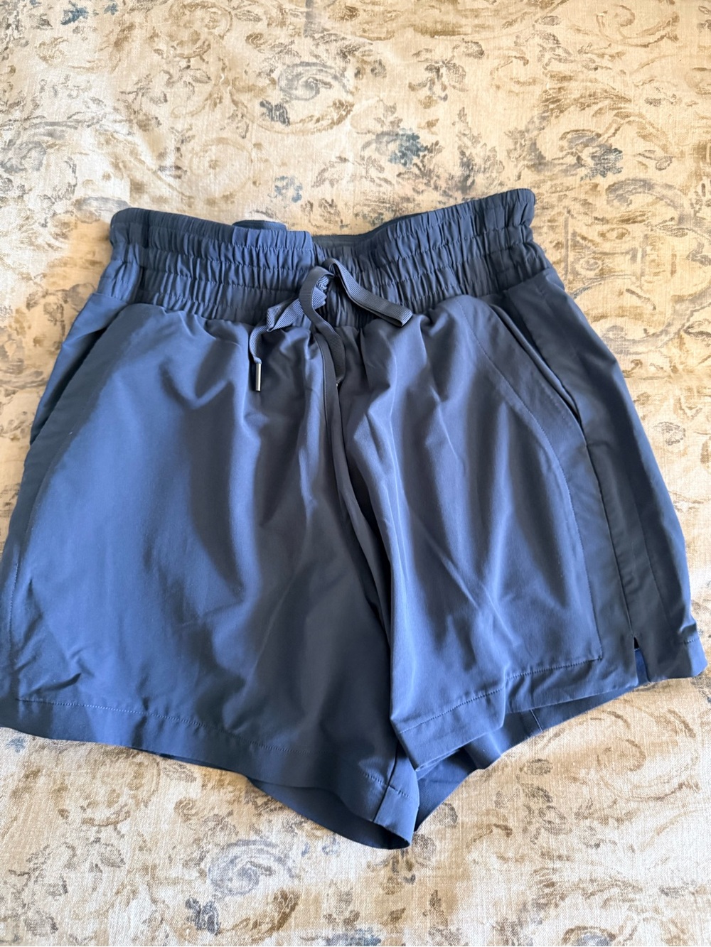 Spanx On The Move Active Shorts Faded Indigo Blue Smocked 4" Size L